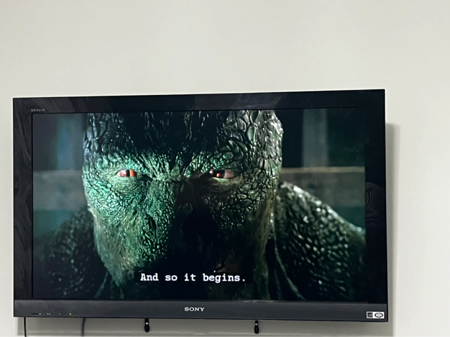 TV 42 inch with Roku and wall mount