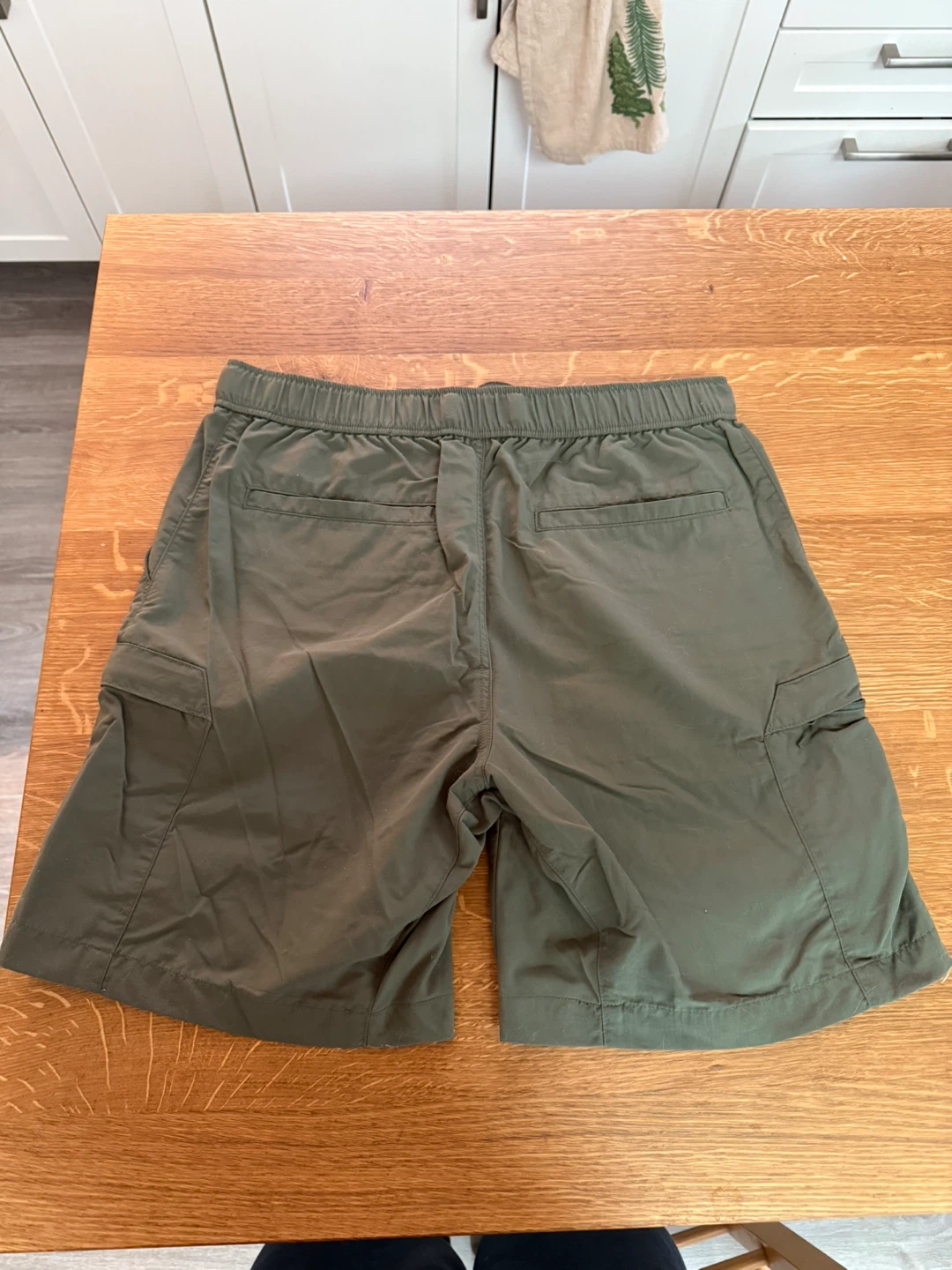 Uniqlo Olive Green Cargo Shorts - photo 2