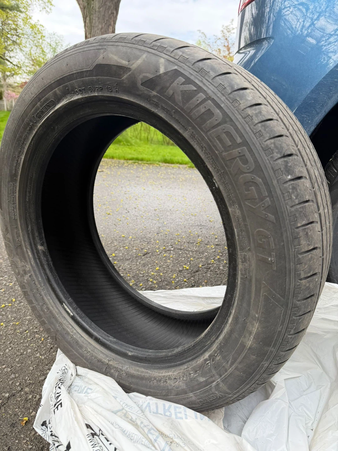 Hankook Kinergy GT 205/55R16 Tire