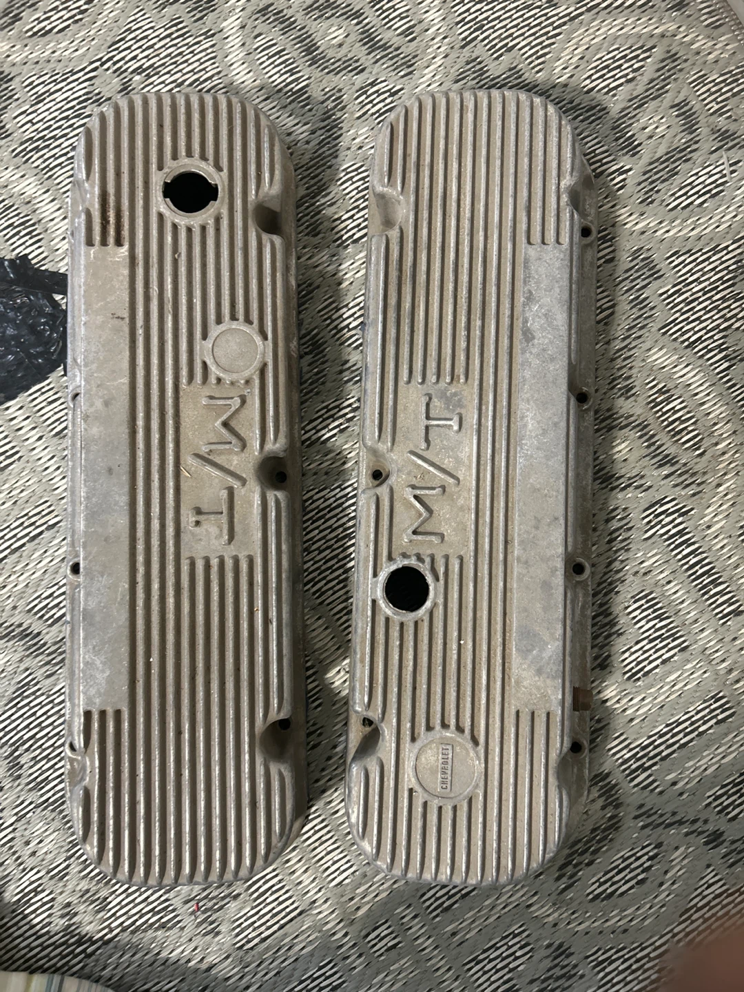 M/T Chevrolet Valve Covers