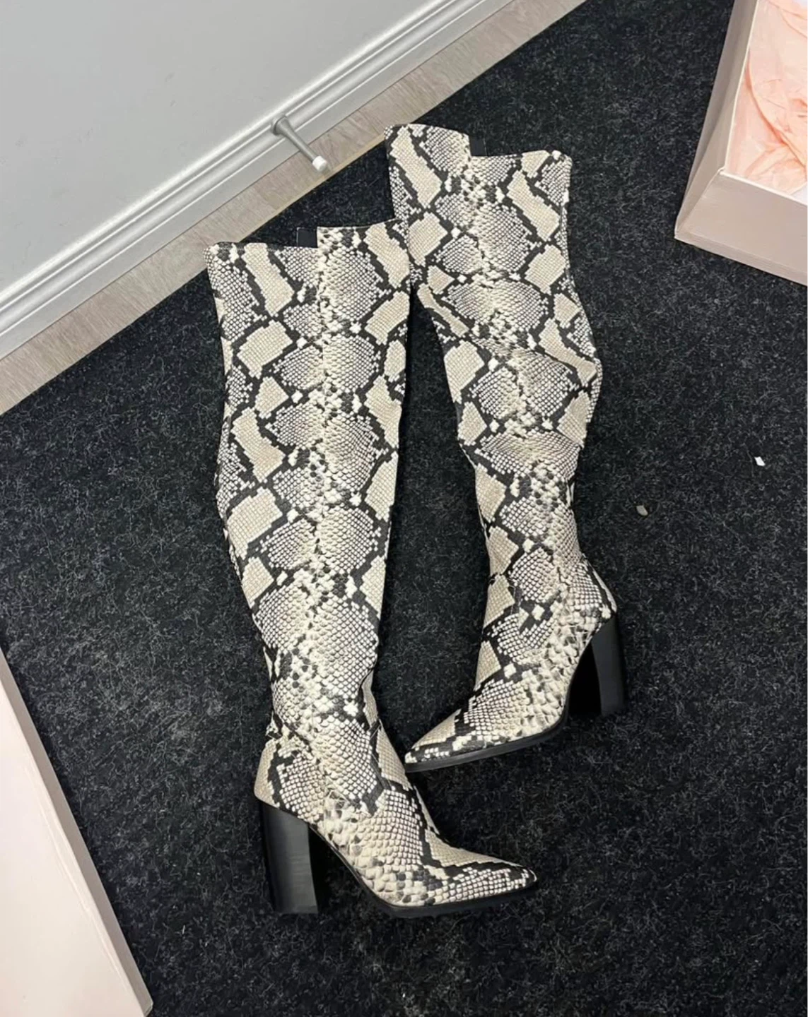 Vince Camuto Cottara Thigh-High Boots Size 8.5