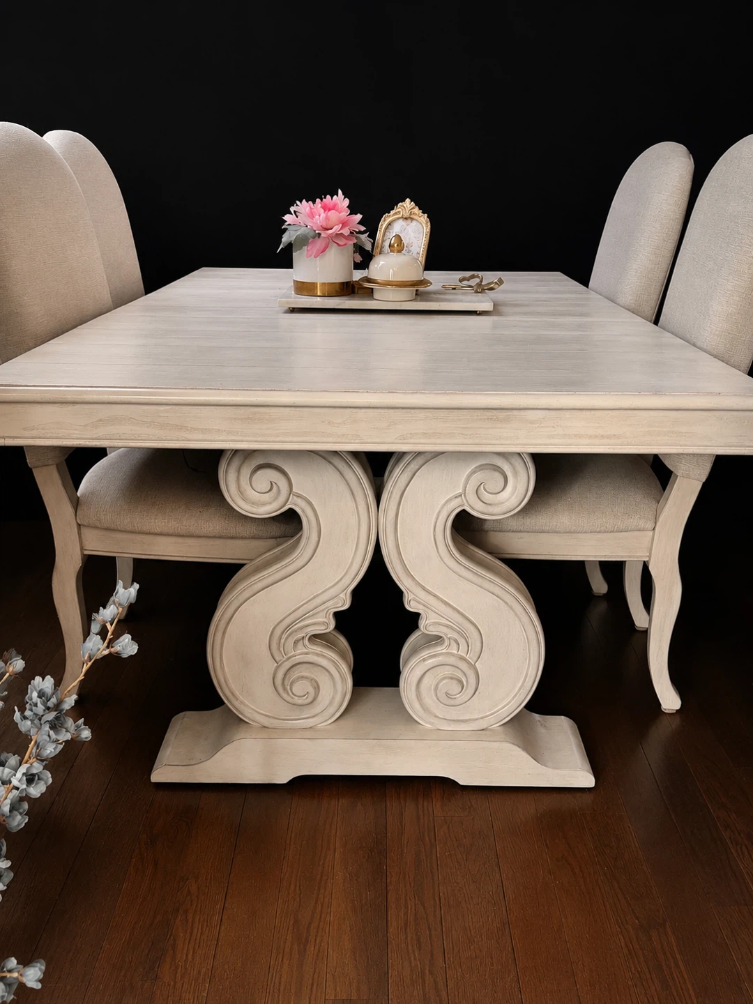 Elegant dinner table with 4 chairs