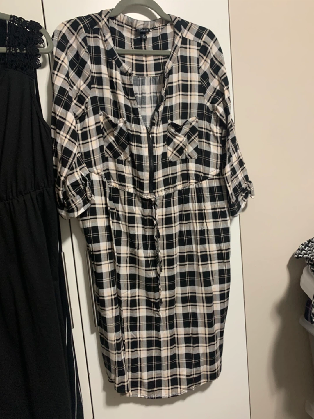 Assorted Women's Dresses Bundle - photo 4
