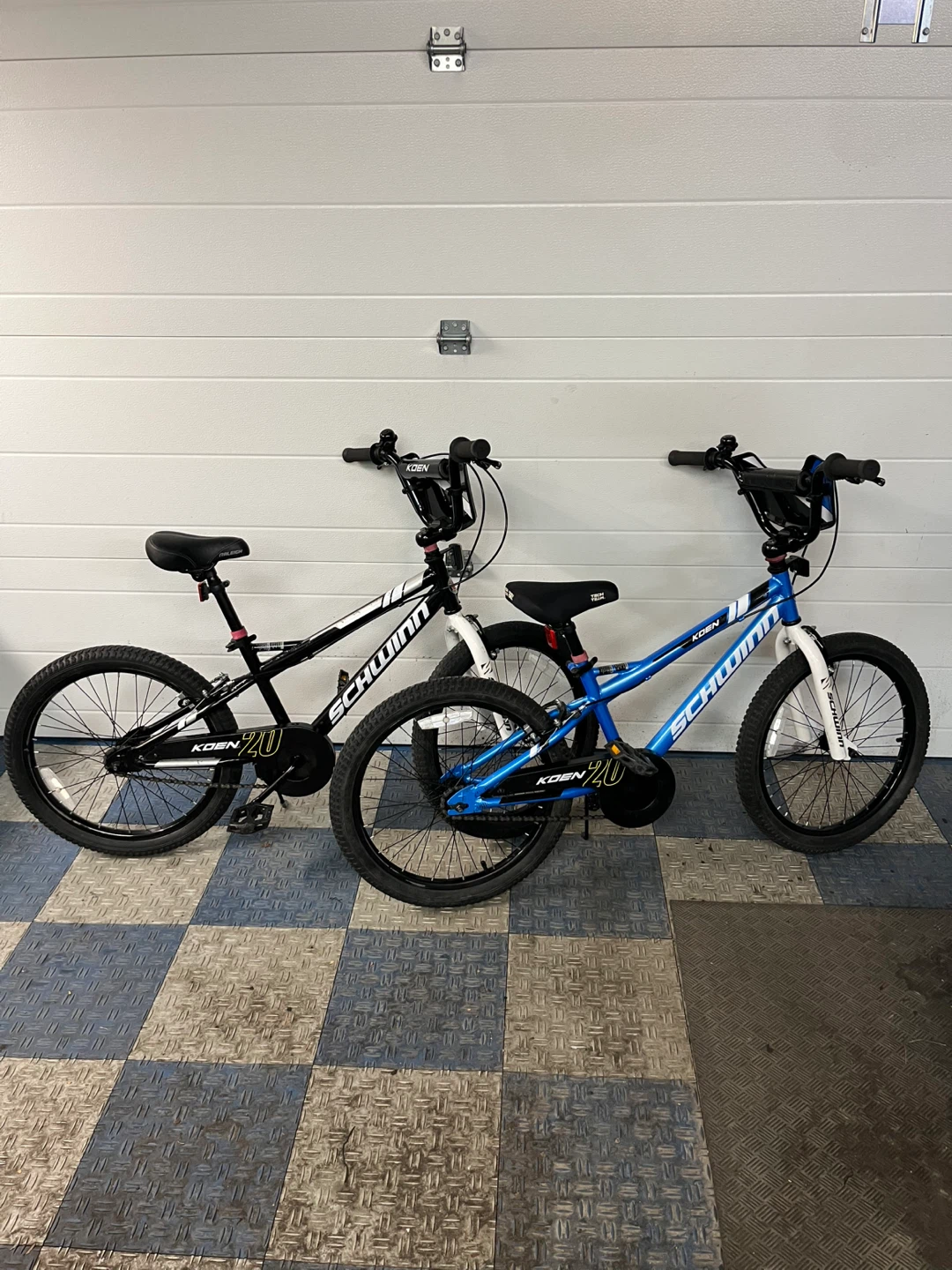 Schwinn Koen 20" BMX Bikes (Blue and Black)