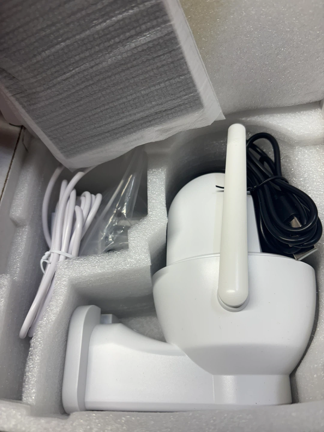 ioGeek 2K PTZ Battery Security Camera with Solar Panel - photo 2
