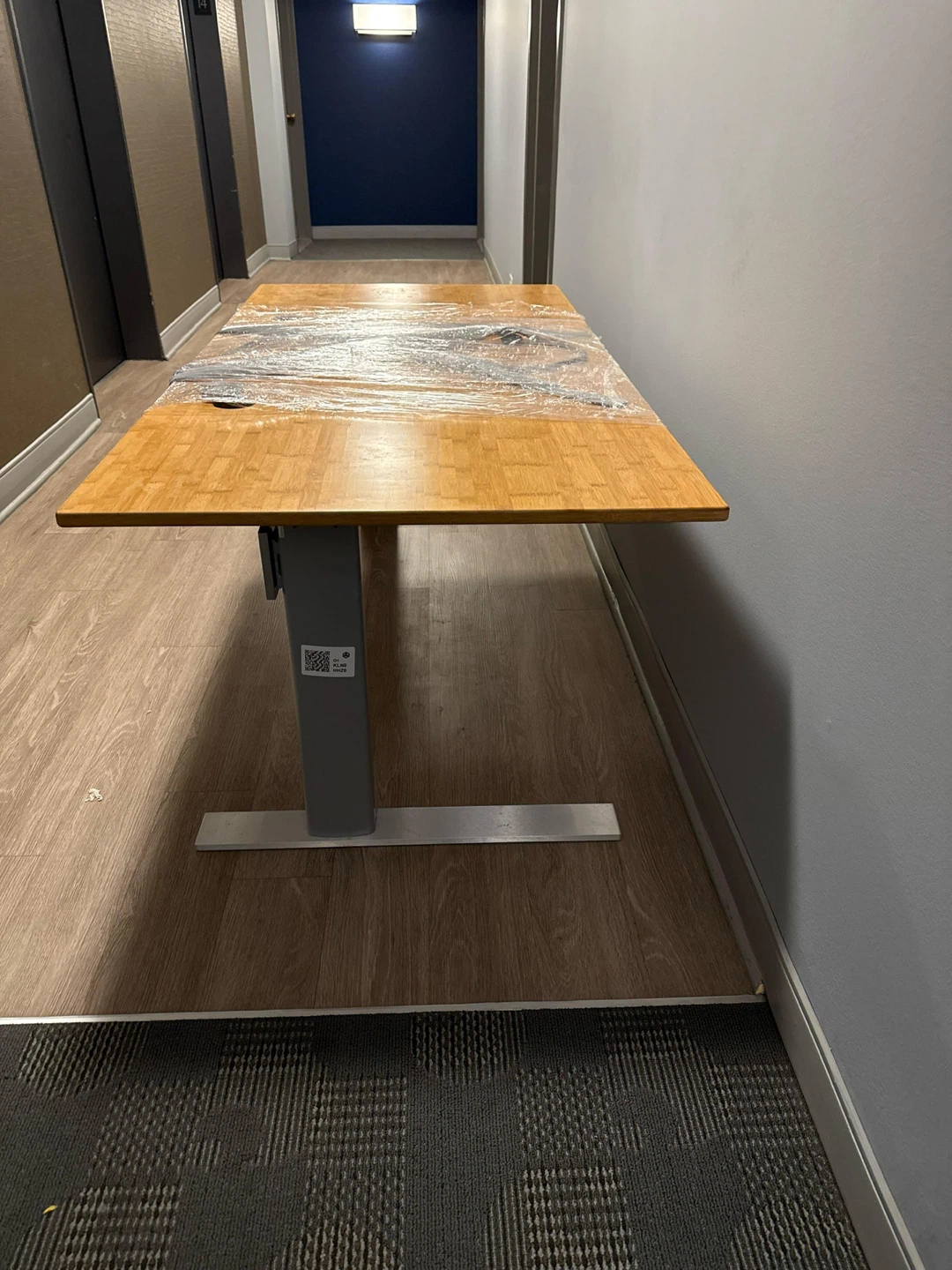 NextDesk Adjustable Standing Desk - photo 3