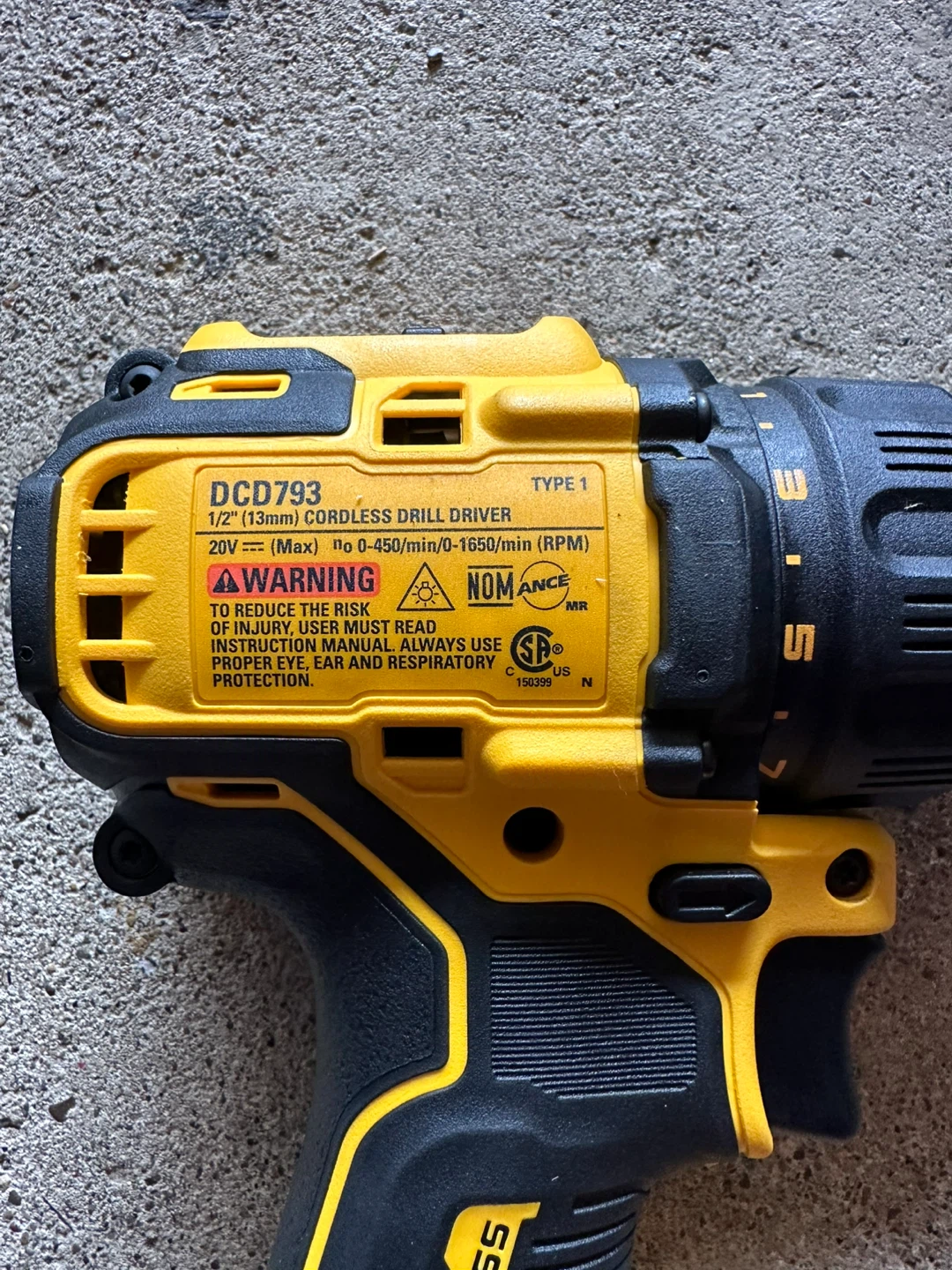 DeWalt 20V Cordless Drill Driver DCD793 - photo 2