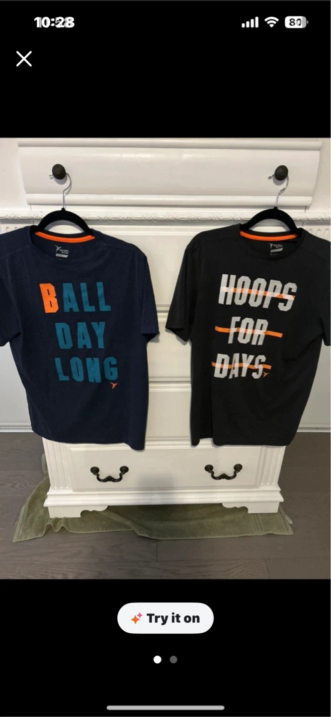 Old Navy Active T-Shirts - Size M
