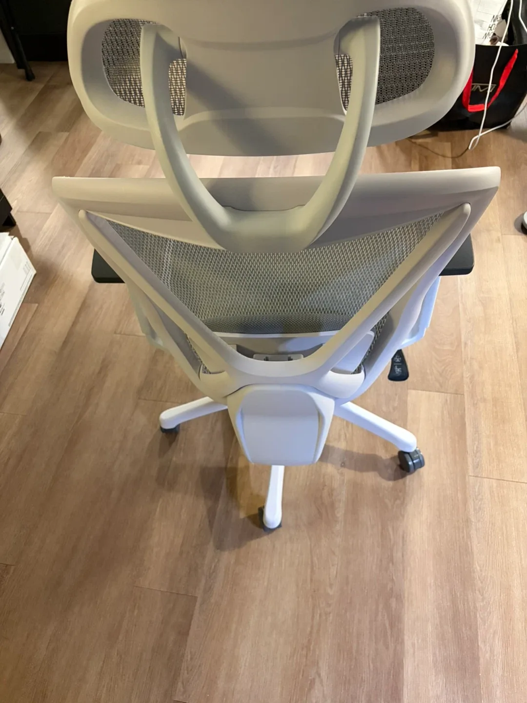 Staples Dexley Ergonomic Mesh Swivel Task Chair - photo 2
