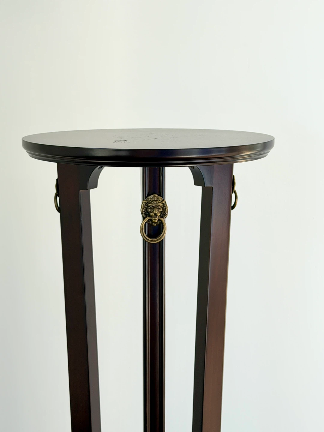 Vintage Bombay Mahogany Pedestal Stand – Brass Details - photo 4