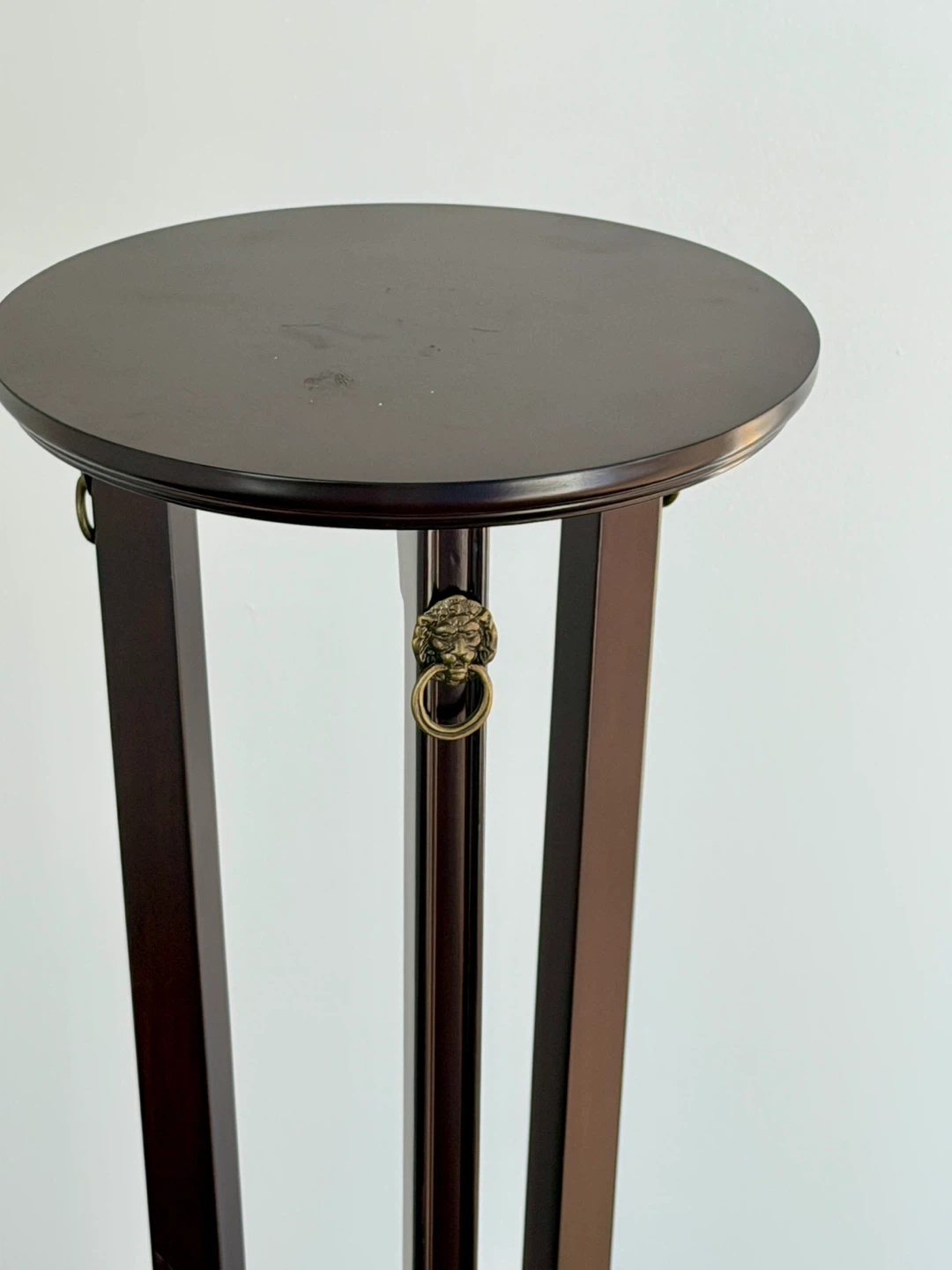 Vintage Bombay Mahogany Pedestal Stand – Brass Details - photo 2