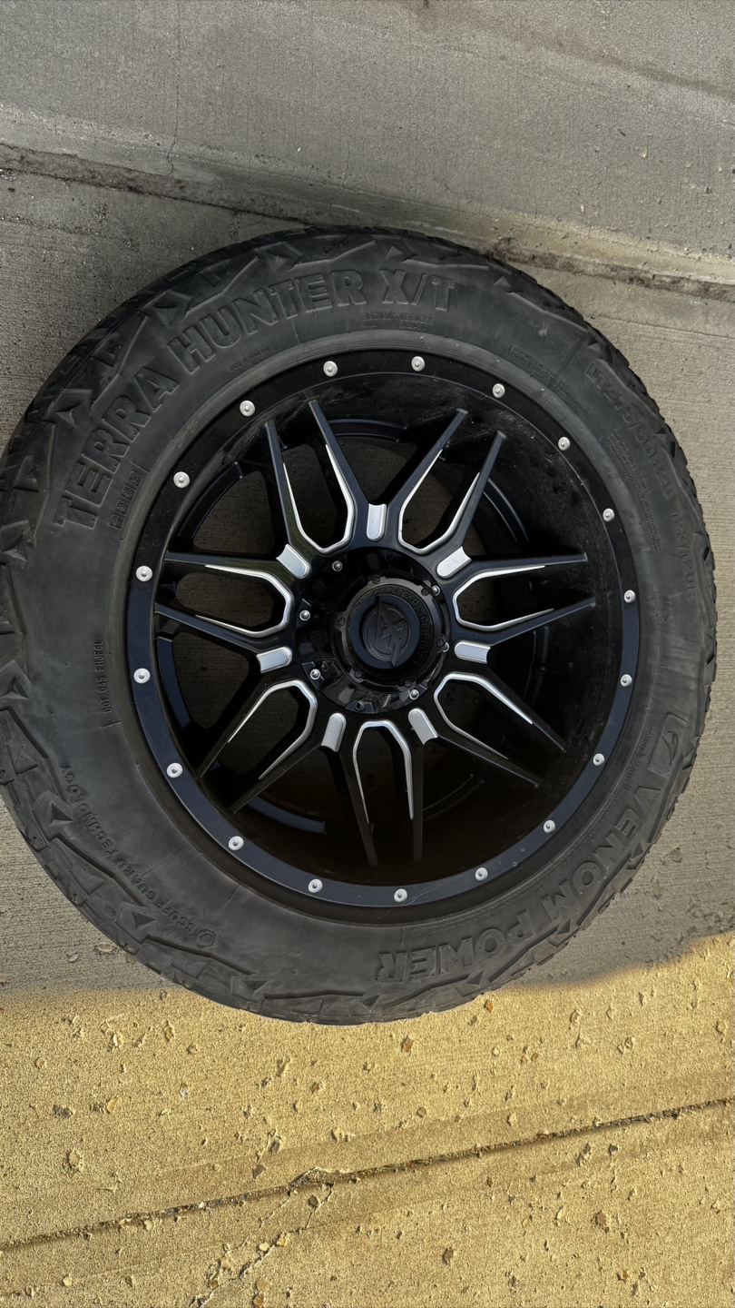 LT275/60R20 Tire and Wheel Combo - photo 3