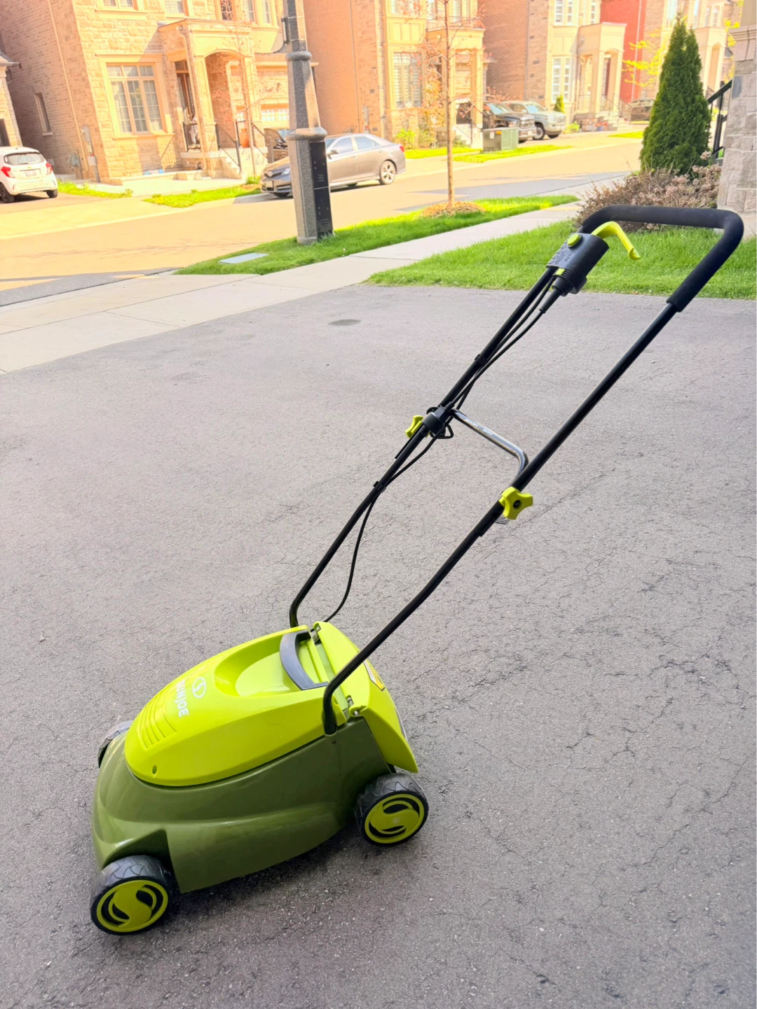 SunJoe 14” 13 AMP Electric Lawn Mower with Side-Discharge Chute - photo 2