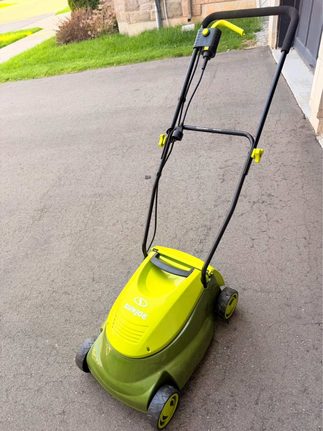 SunJoe 14” 13 AMP Electric Lawn Mower with Side-Discharge Chute