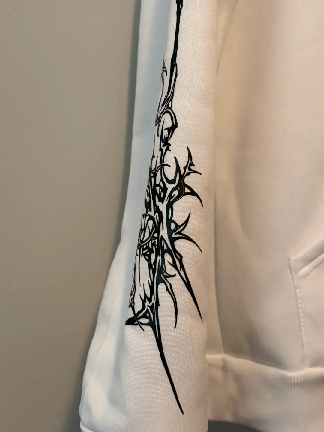 White Graphic Zip-Up Hoodie - Size M - photo 2