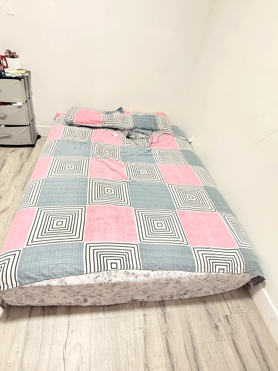 Queen Mattress – Clean & Comfortable - photo 2