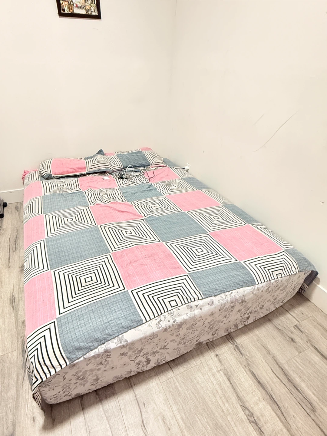 Queen Mattress – Clean & Comfortable