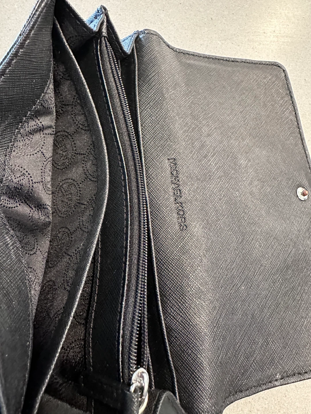 Michael Kors Black Leather Wallet - photo 3