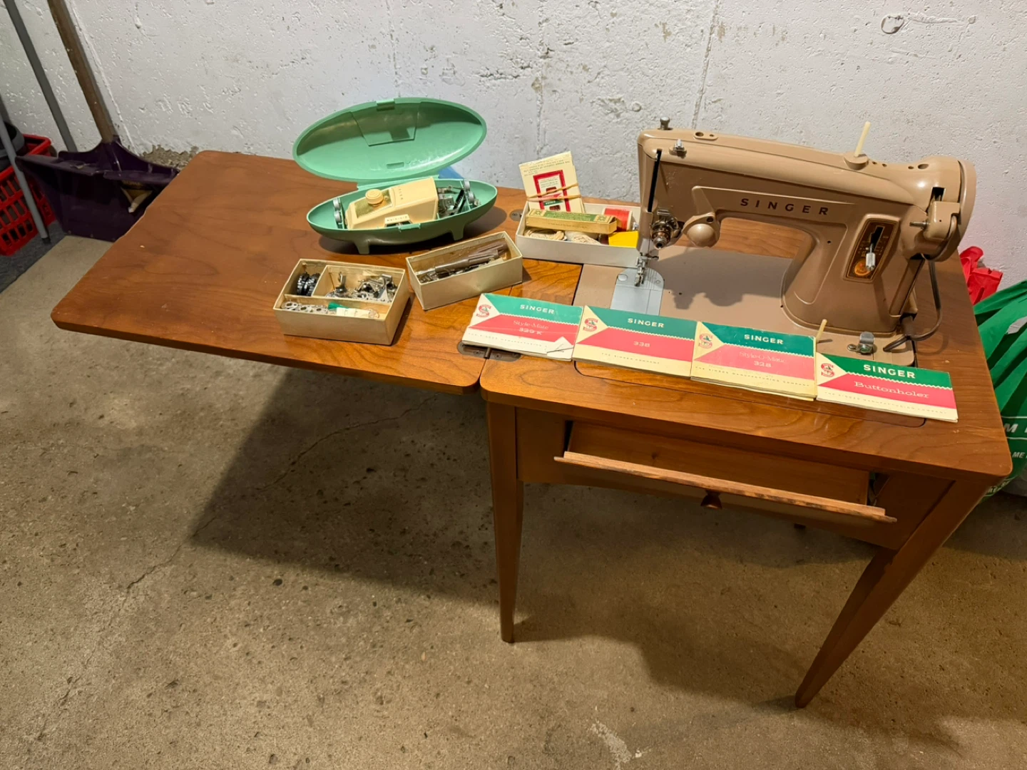 Singer Style-Mate 329K Sewing Machine with Accessories
