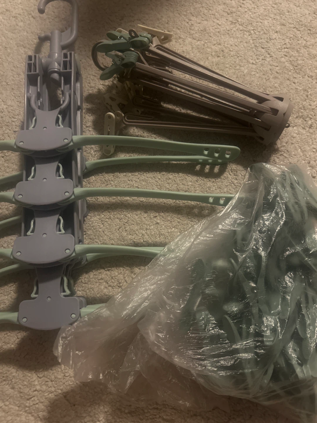 Collapsible Laundry Hanger with Clips - photo 4