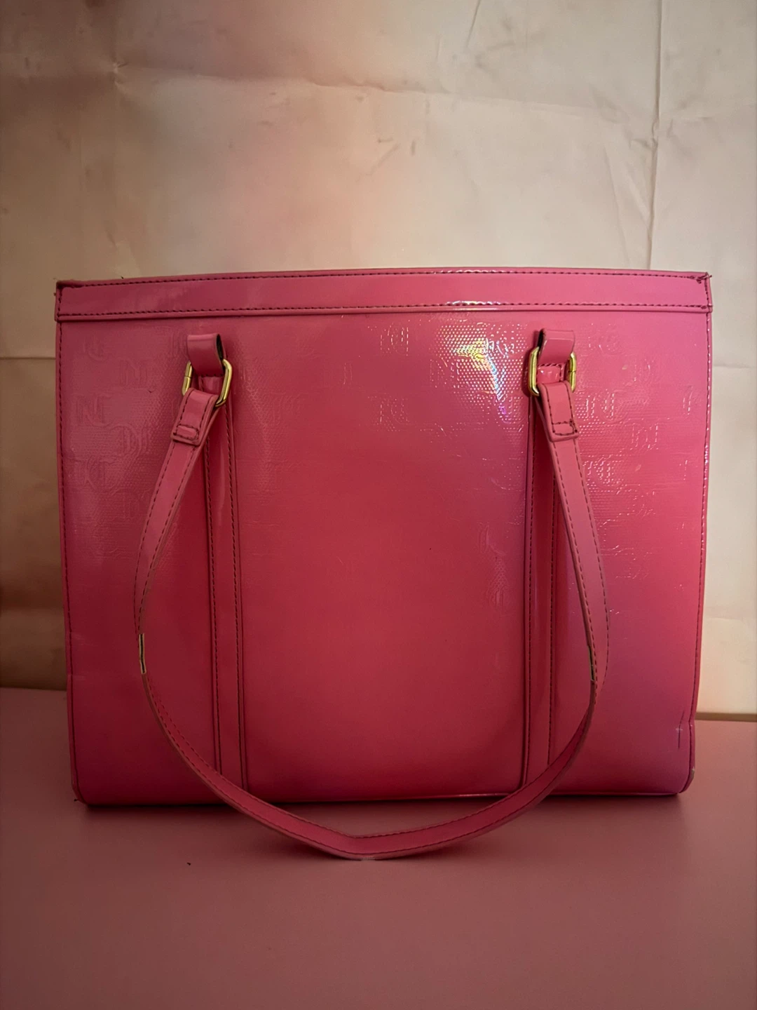 Juicy Couture Pink Patent Leather Tote Bag - photo 2