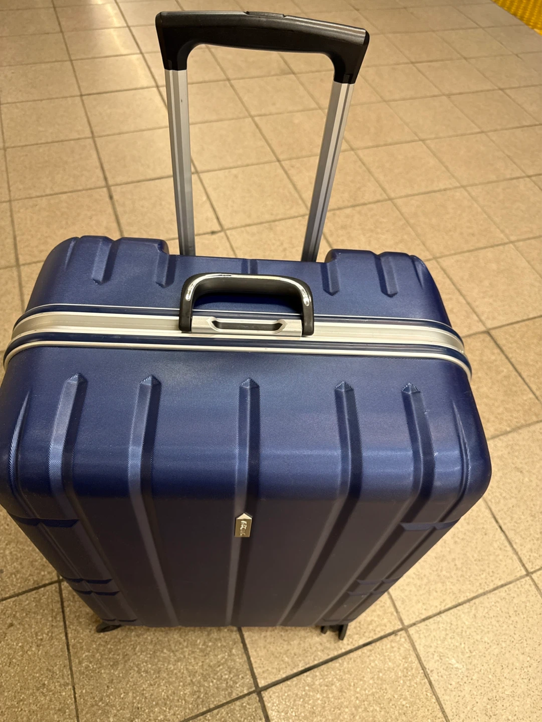 Ricardo Beverly Hills Luggage - Blue Hardside Spinner - photo 2