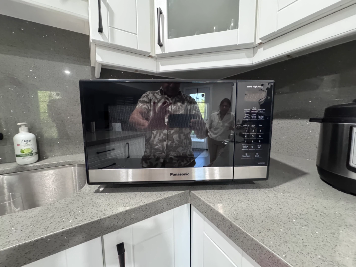 Panasonic Microwave model NN-SG458S(900W)