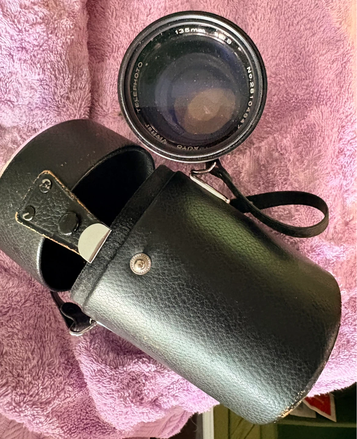 Telephoto Auto 135mm f/2.8 Camera Lens