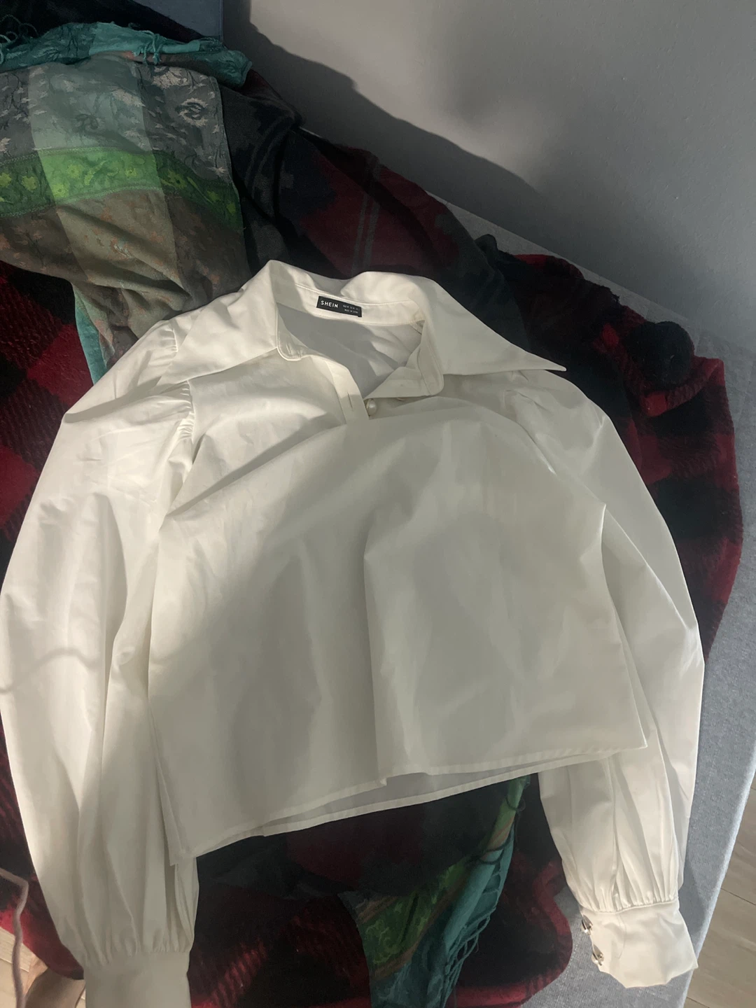 SHEIN White Cropped Blouse with Pearl Buttons