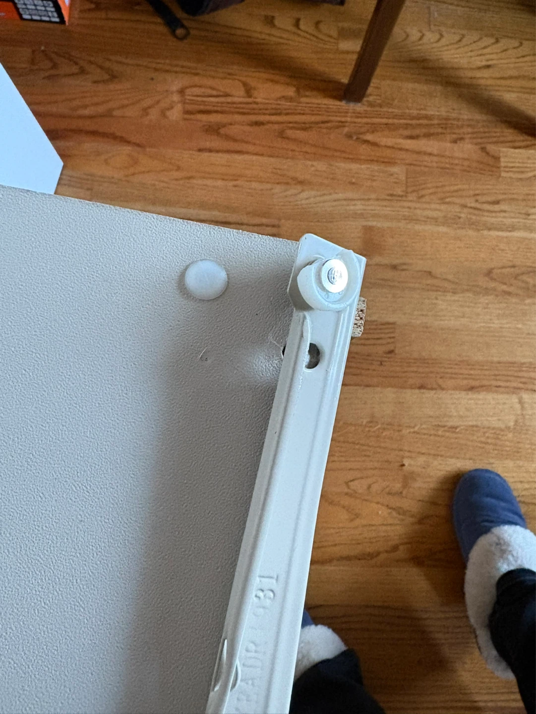 Somewhat Broken IKEA MALM 6-drawer dresser - photo 2