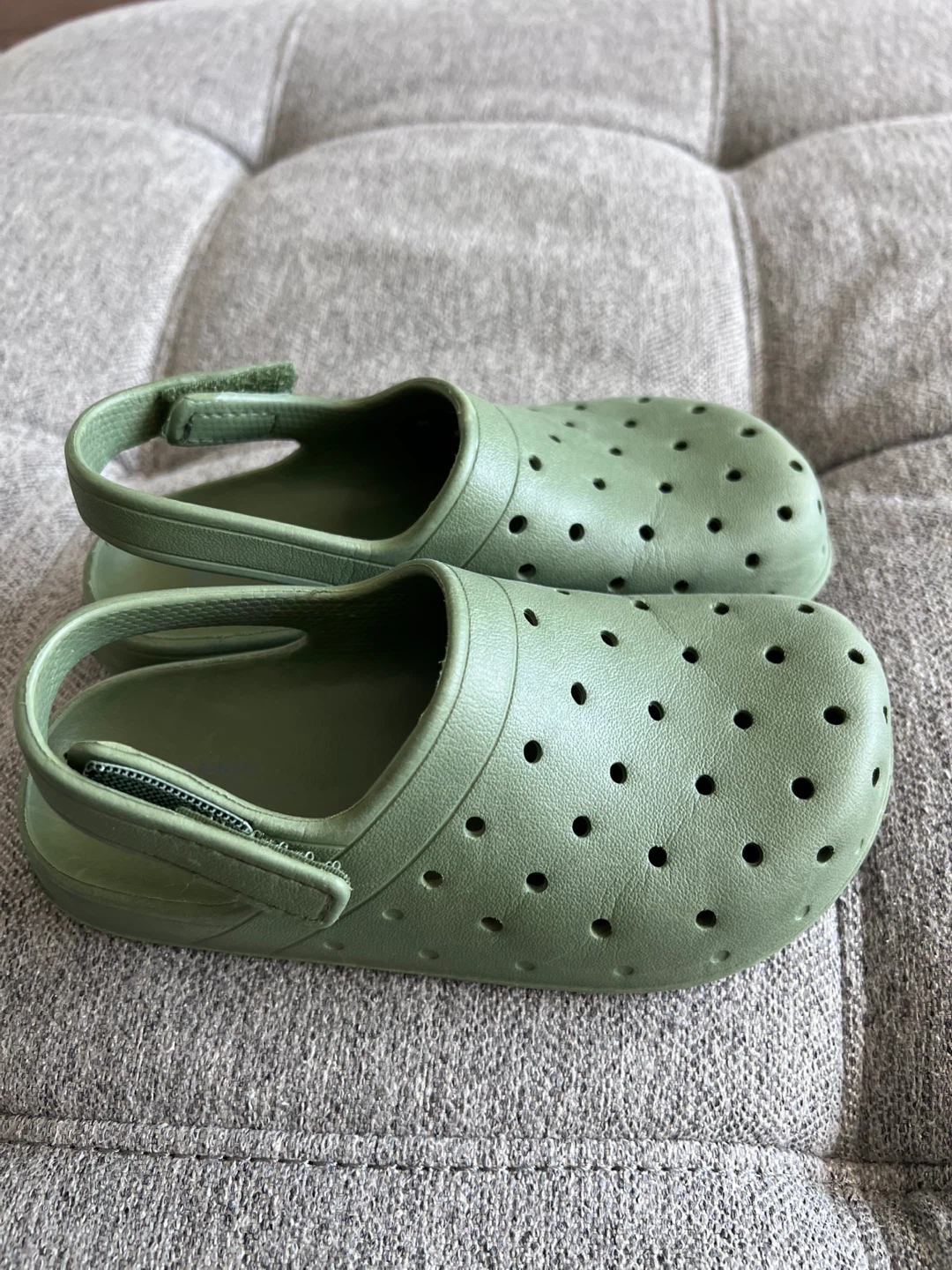 Old Navy Green Clog Shoes Size 9 - photo 2