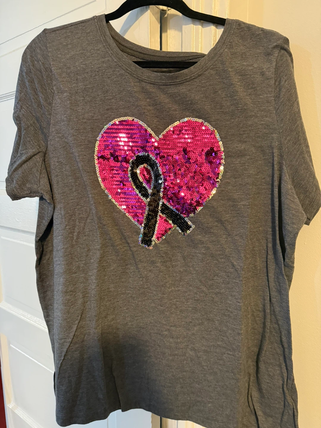 Torrid Classic Fit T-Shirt with Sequin Heart & Ribbon - Size 3
