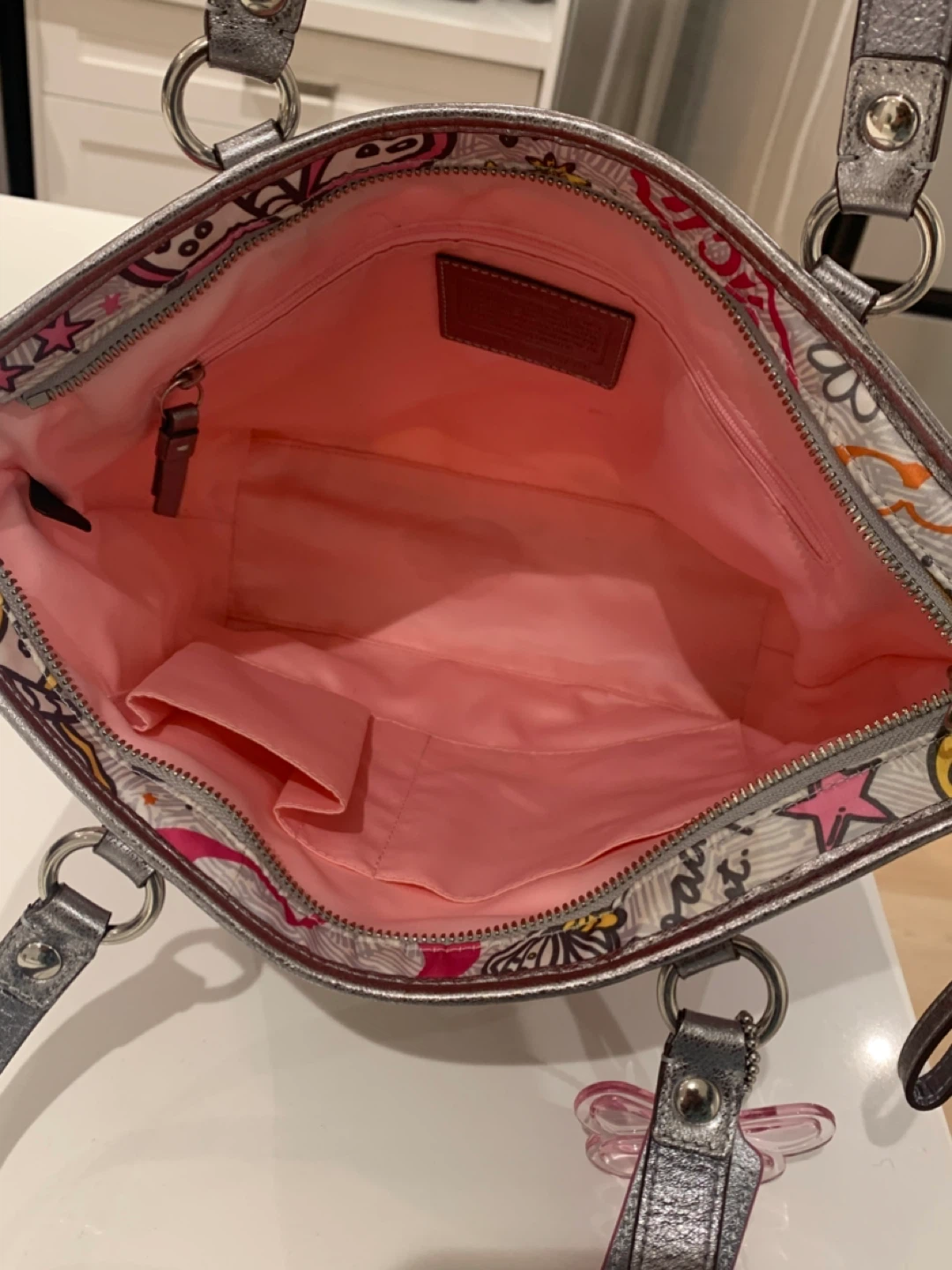 🦋Coach Silver Graffiti Signature Tote Bag Price Firm 🦋 - photo 4