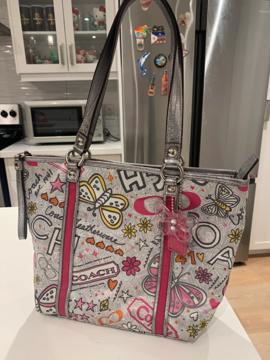 🦋Coach Silver Graffiti Signature Tote Bag Price Firm 🦋