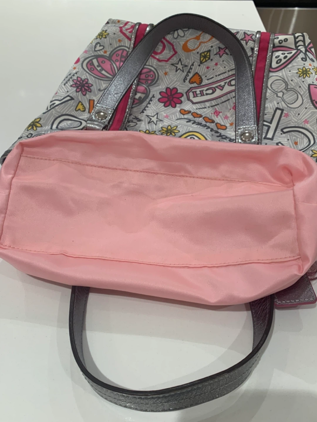 🦋Coach Silver Graffiti Signature Tote Bag Price Firm 🦋 - photo 5