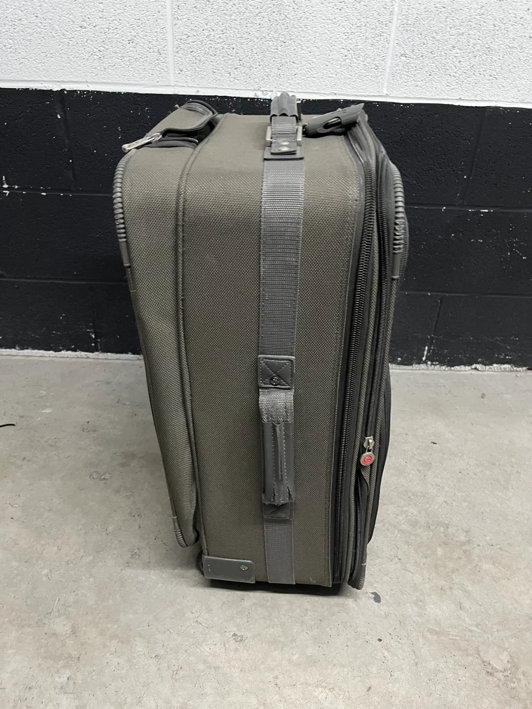Large Rolling Suitcase - photo 5