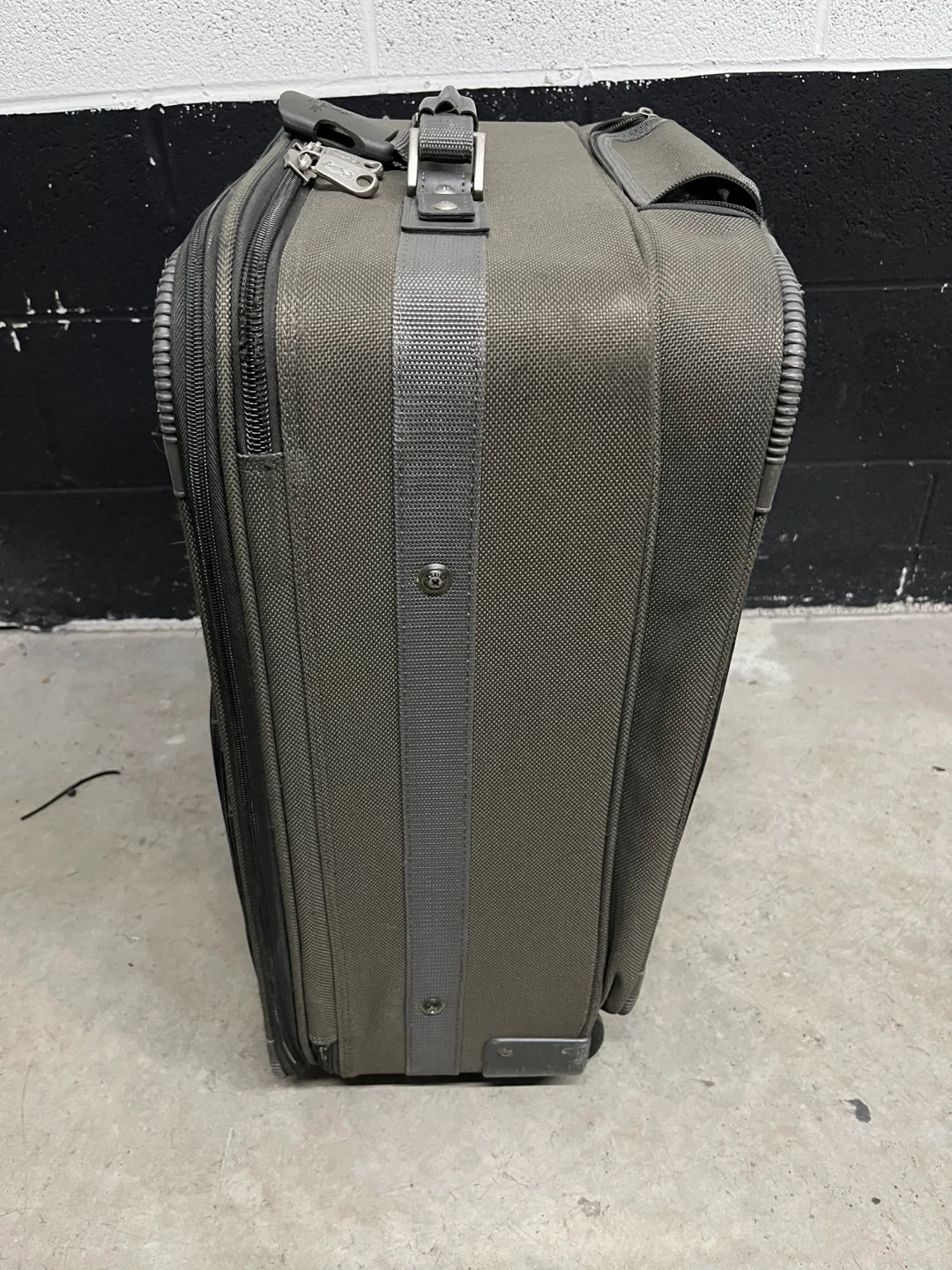Large Rolling Suitcase - photo 4
