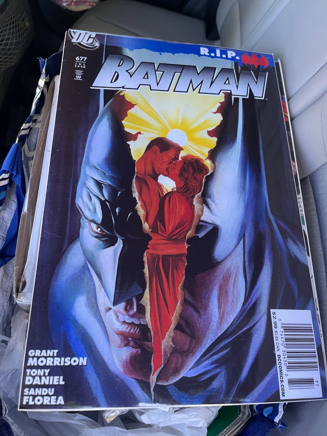 DC Comics Batman R.I.P. #677 sign