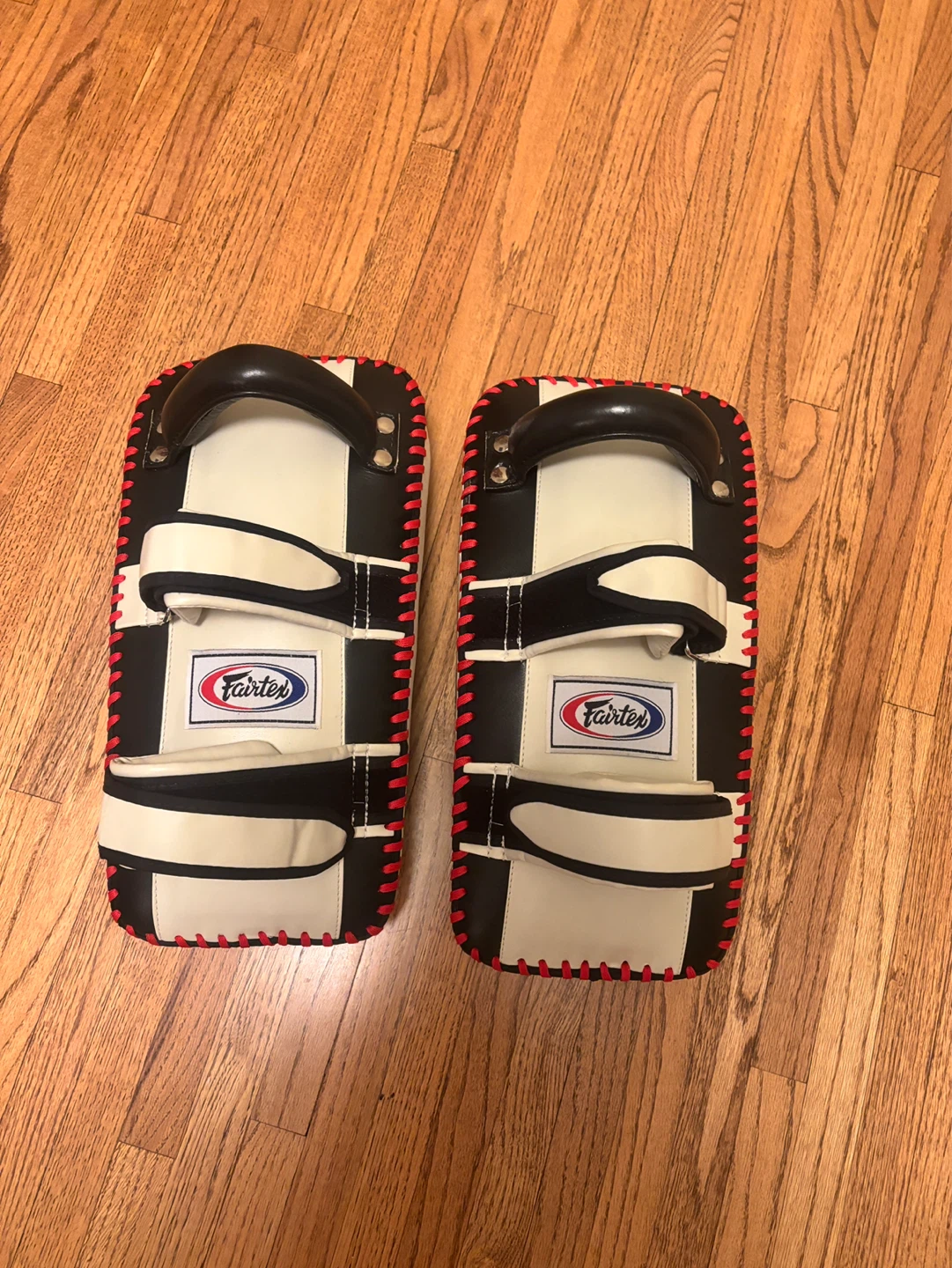 Brand New Fairtex Muay Thai Kickboxing Pads - photo 2