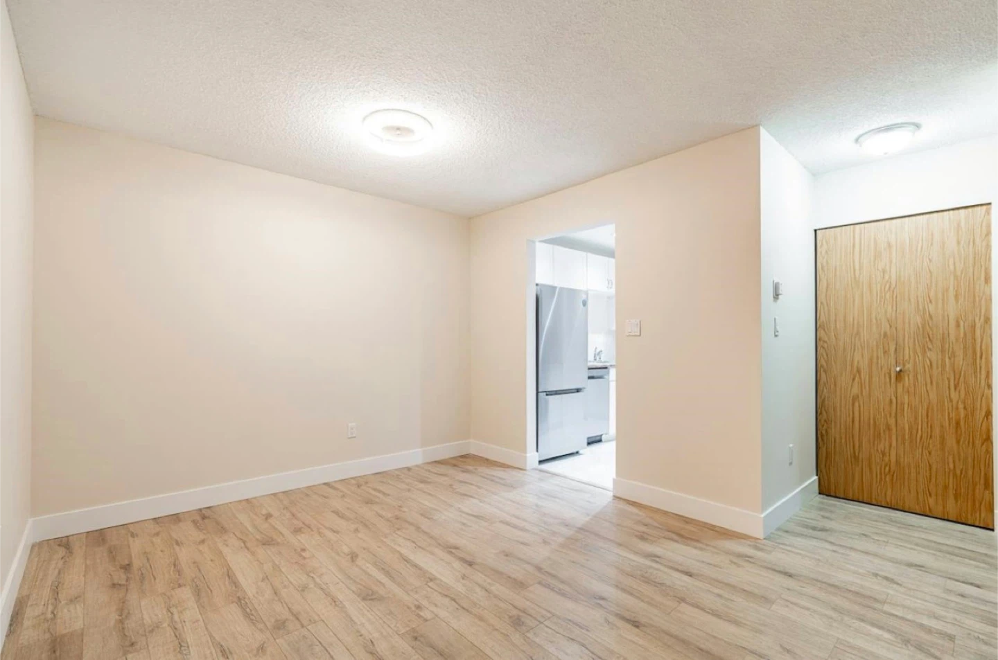 2 bedroom and 1 bathroom Apartment for Rent - photo 4