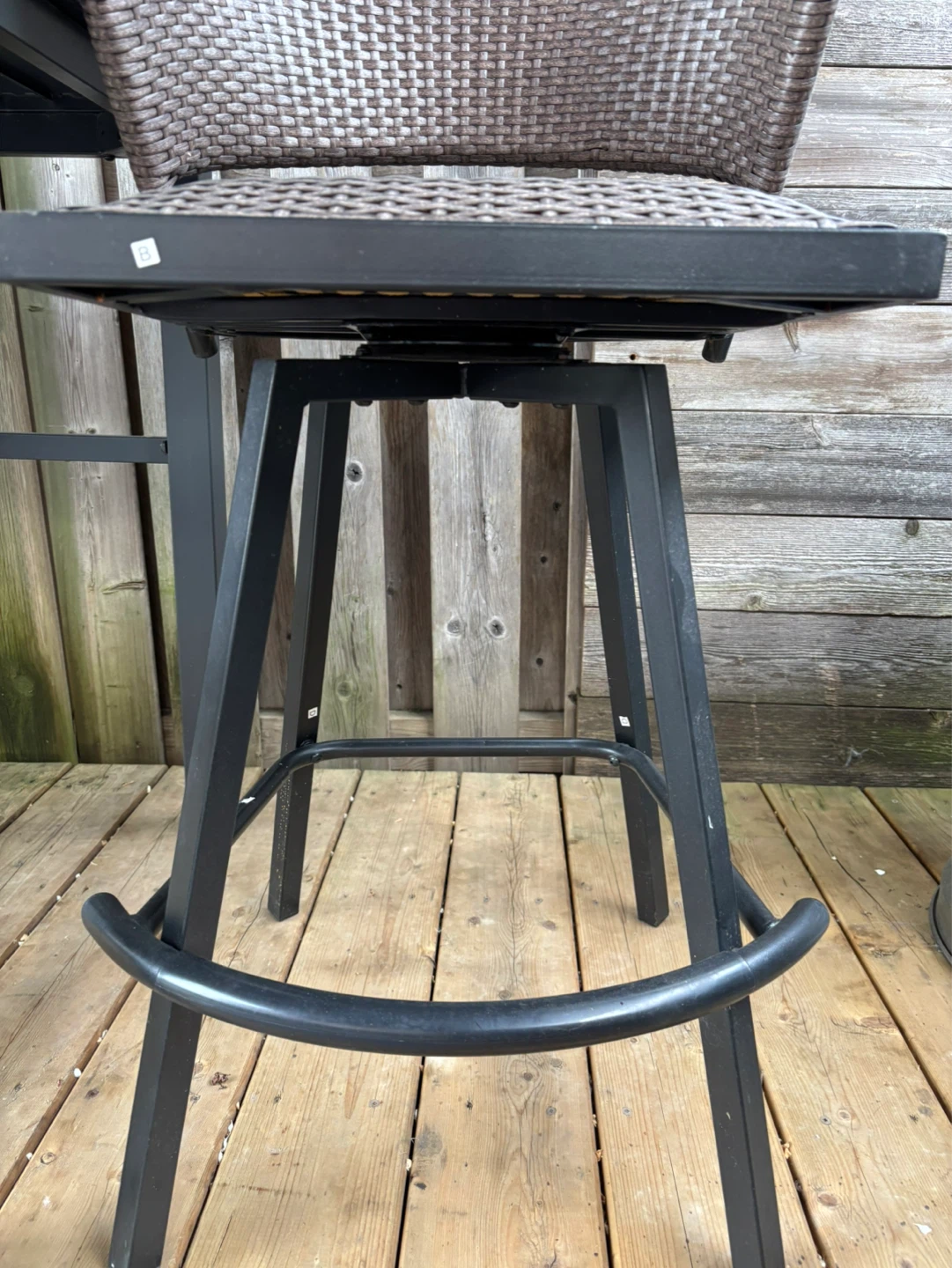 Wicker Bar Stool with Swivel Seat - photo 3