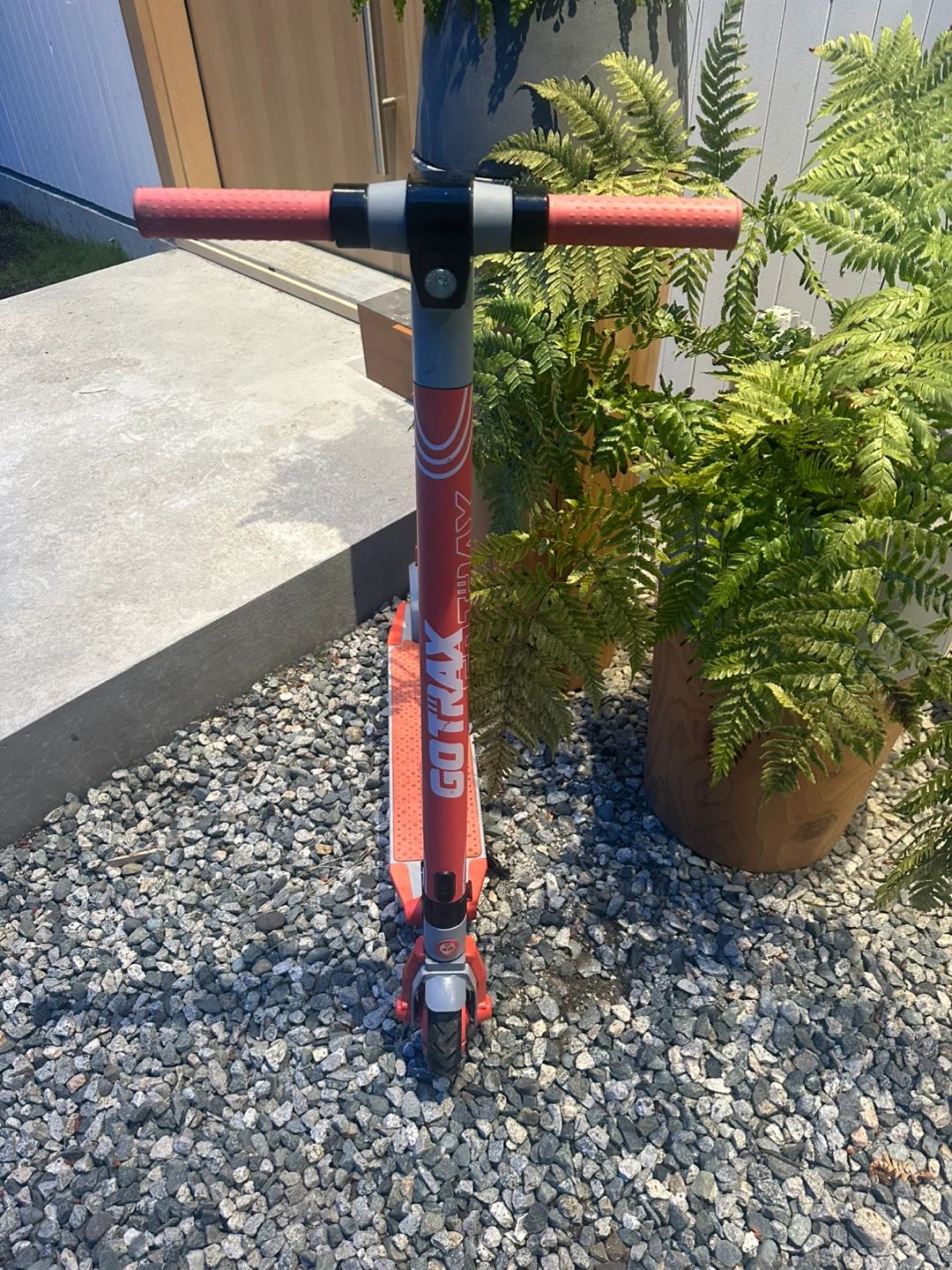 GOTRAX Electric Scooter - Red - photo 4