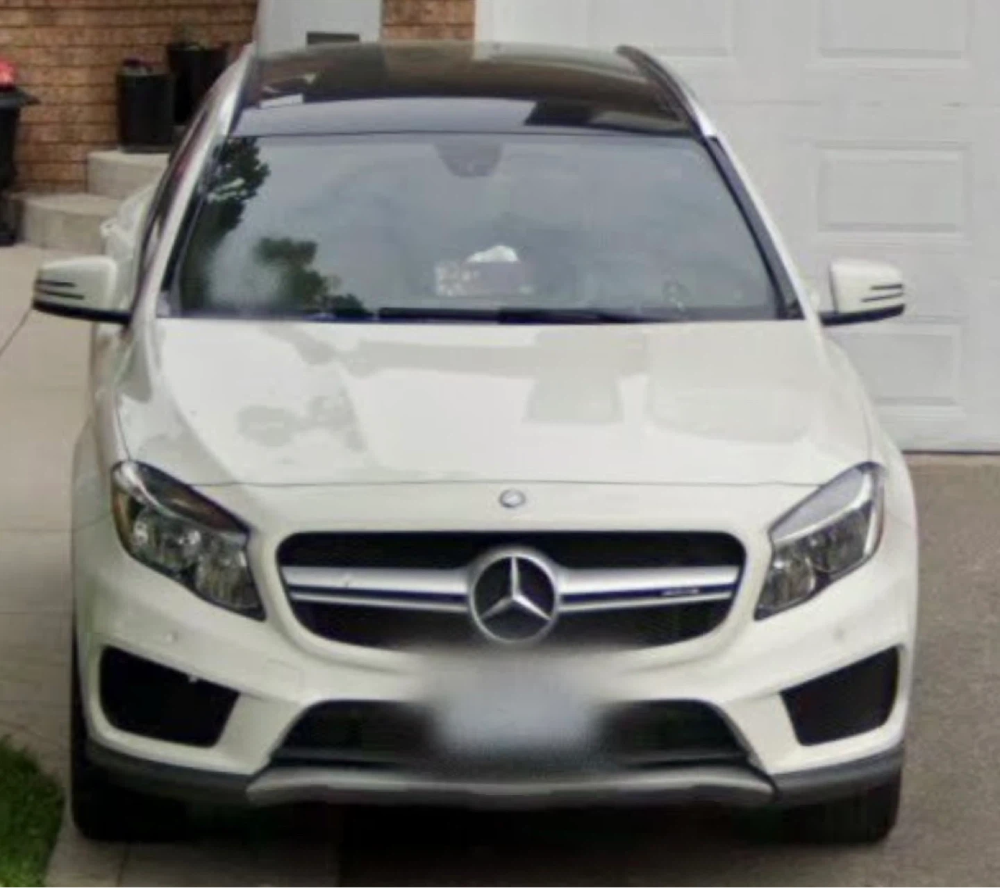 White Mercedes-Benz GLA 250 4MATIC - photo 3