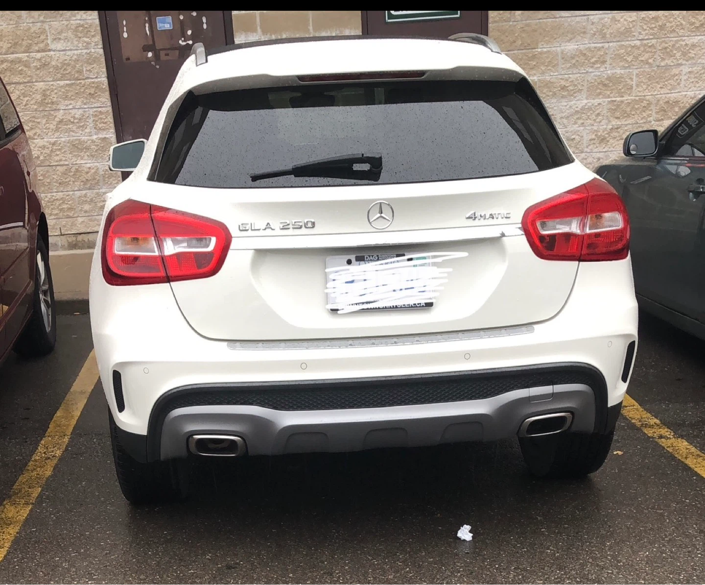 White Mercedes-Benz GLA 250 4MATIC - photo 2