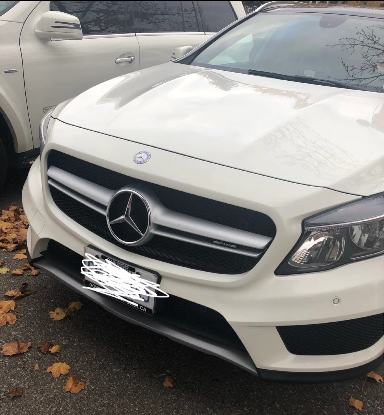 White Mercedes-Benz GLA 250 4MATIC