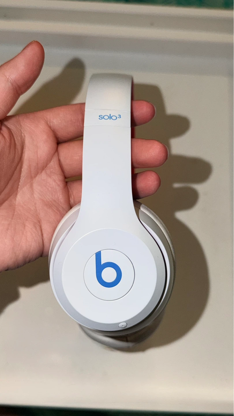 Beats Solo3 Wireless Headphones - Red/Blue/White - photo 2