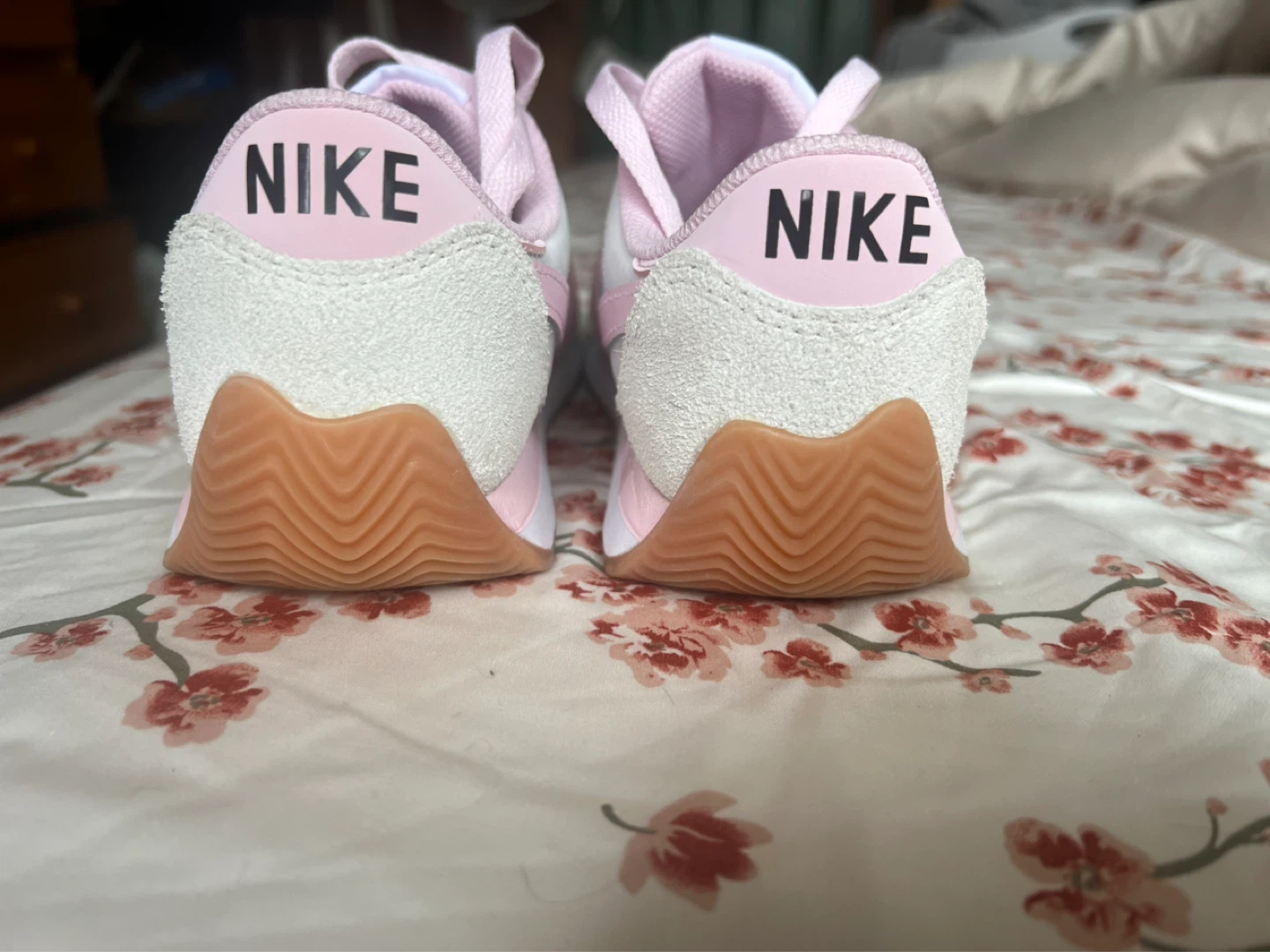 Nike Women's Shoes White/Pink Size 6 - photo 4