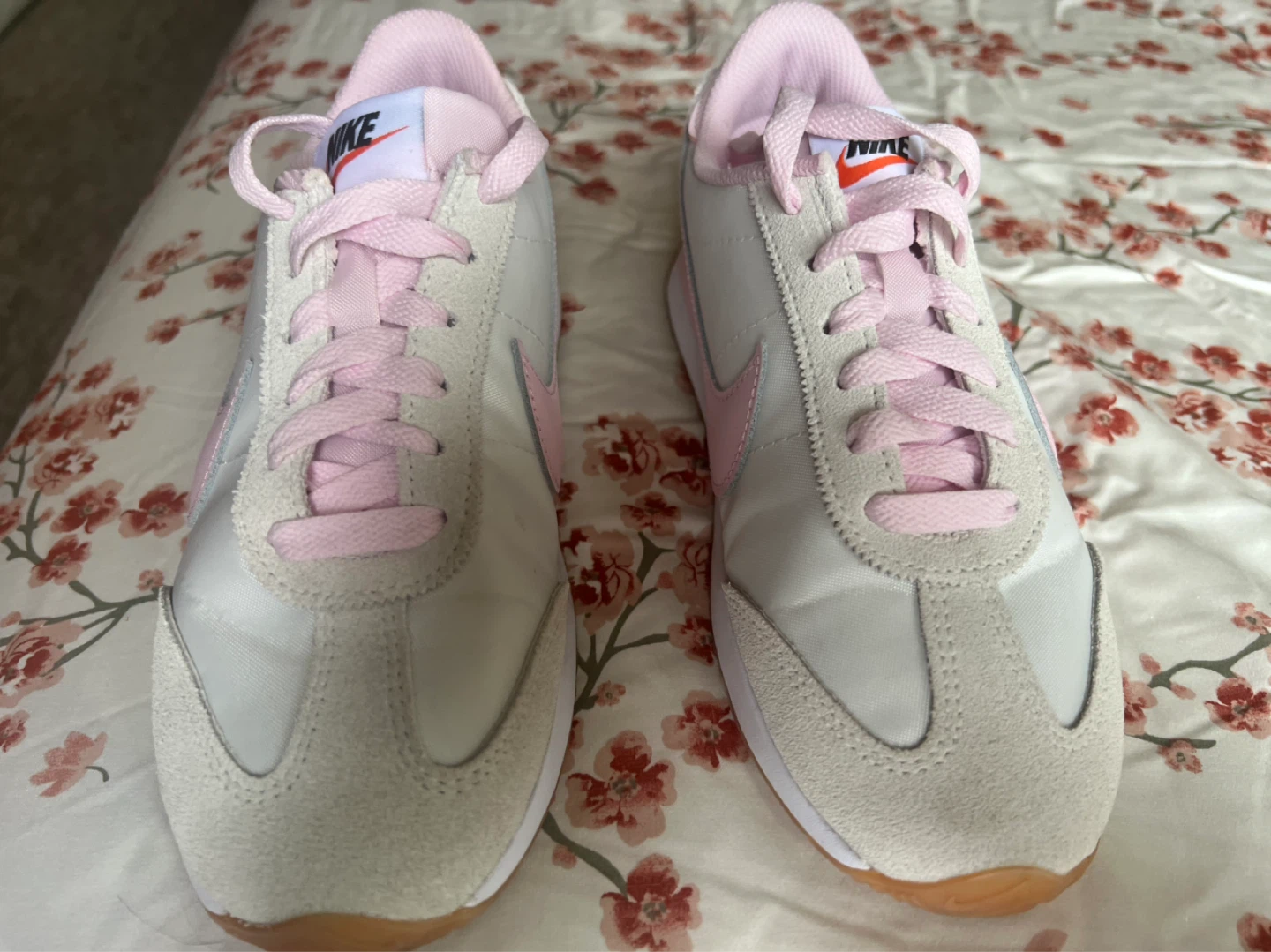 Nike Women's Shoes White/Pink Size 6 - photo 2