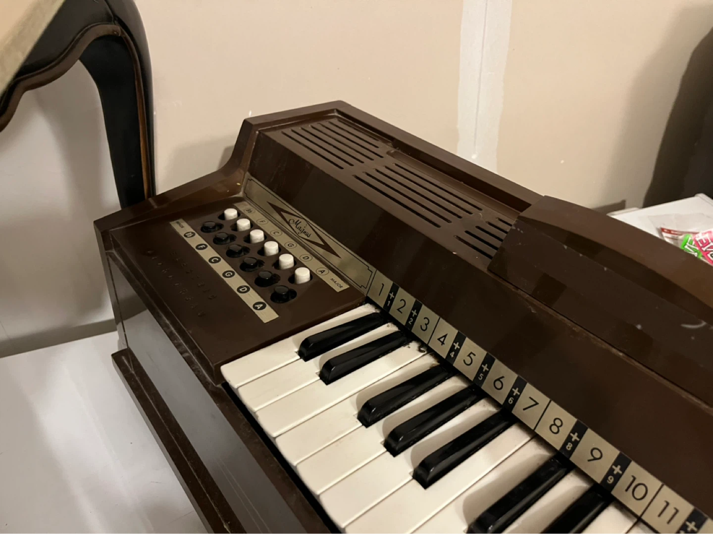 VINTAGE Magnus Electric Chord Organ (1950s-60s) (Does Not Work) - photo 3