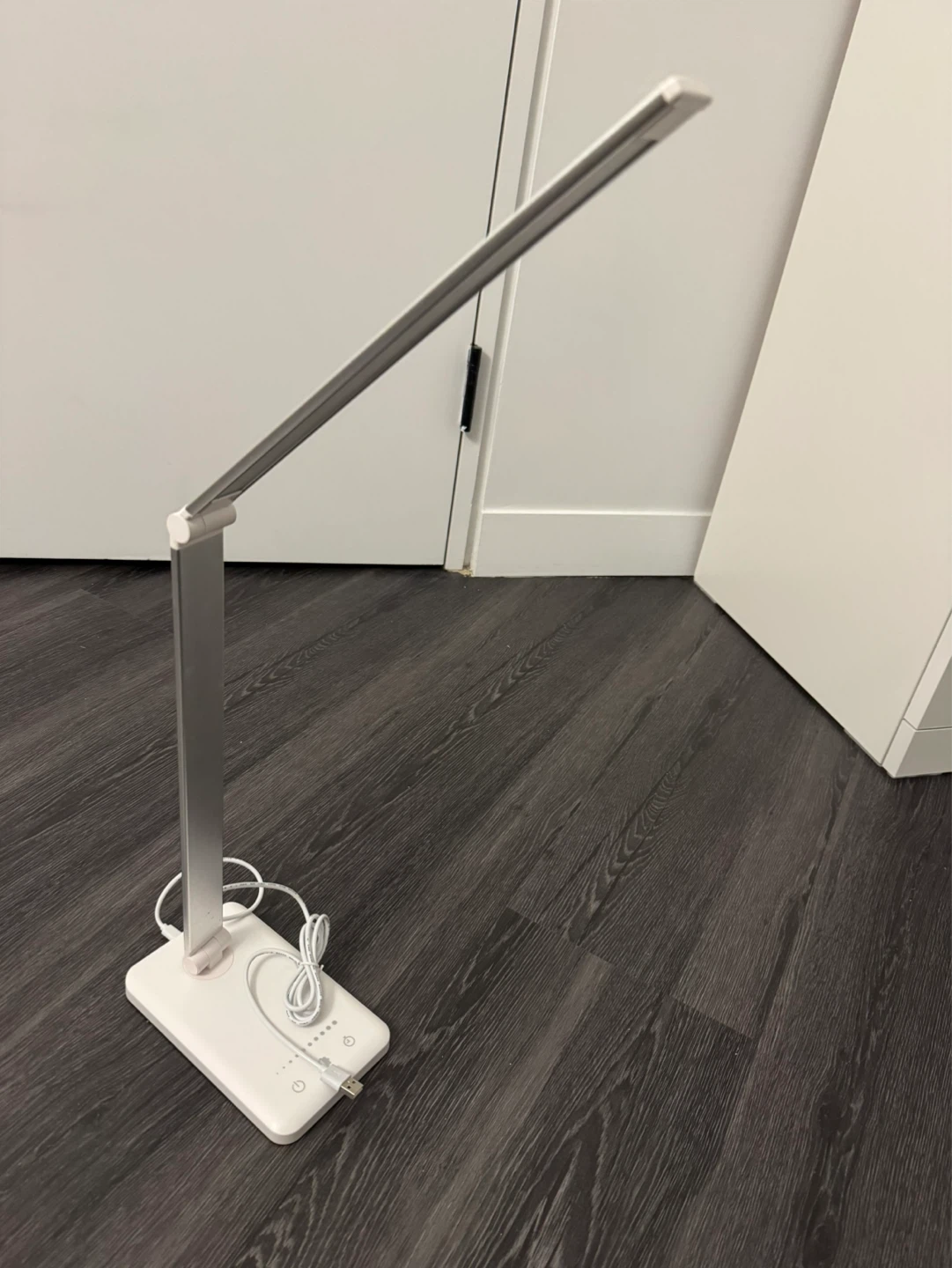 LED Desk Lamp with USB - photo 2